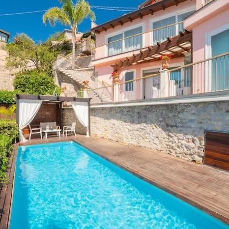 Dependance Con Piscina Paolone House 펜션 타오르미나