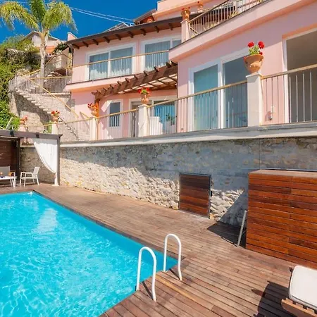 Dependance Con Piscina Paolone House Hébergement de vacances