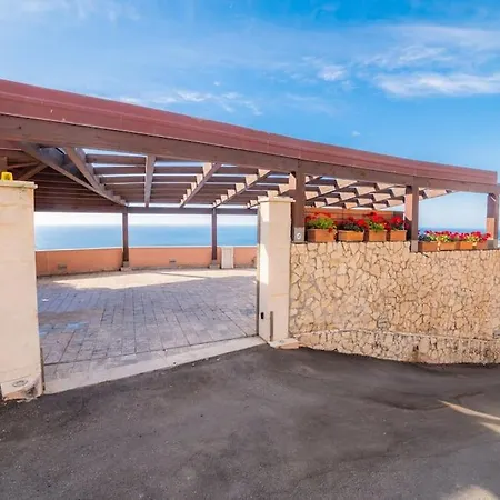 Hébergement de vacances Dependance Con Piscina Paolone House *